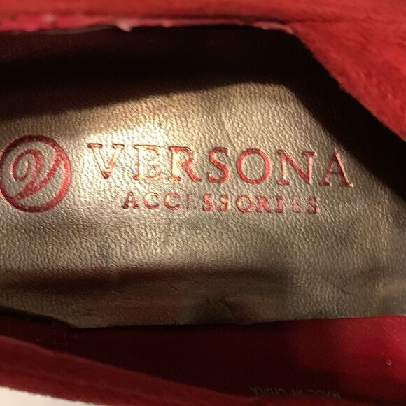 VERSONA Size 9 red faux suede heels - Picture 9 of 10
